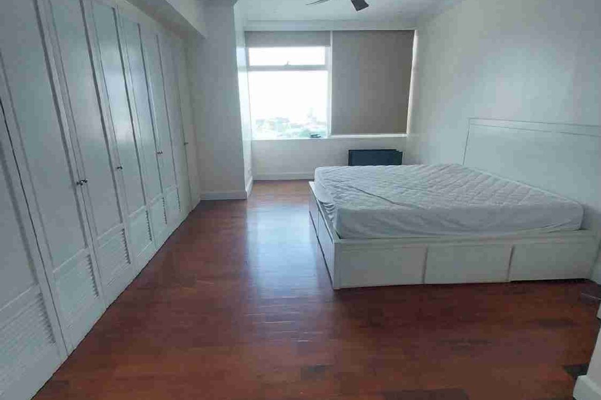3 Bedroom Condo for Sale in One Roxas Triangle Tower, Urdaneta, Makati City near MRT-3 Buendia – photo 6