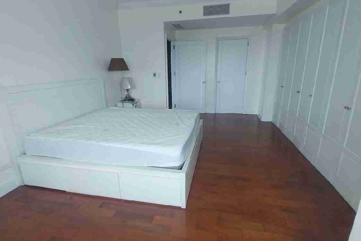 3 Bedroom Condo for Sale in One Roxas Triangle Tower, Urdaneta, Makati City near MRT-3 Buendia – photo 7