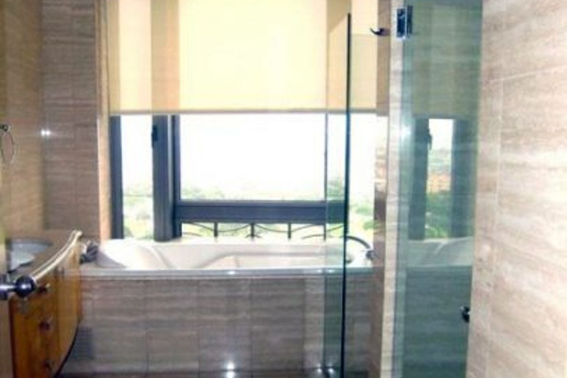 3 Bedroom Condo for Sale in One Shangri-La Place, Wack-Wack Greenhills, Mandaluyong, Metro Manila near MRT-3 Shaw Boulevard – photo 8
