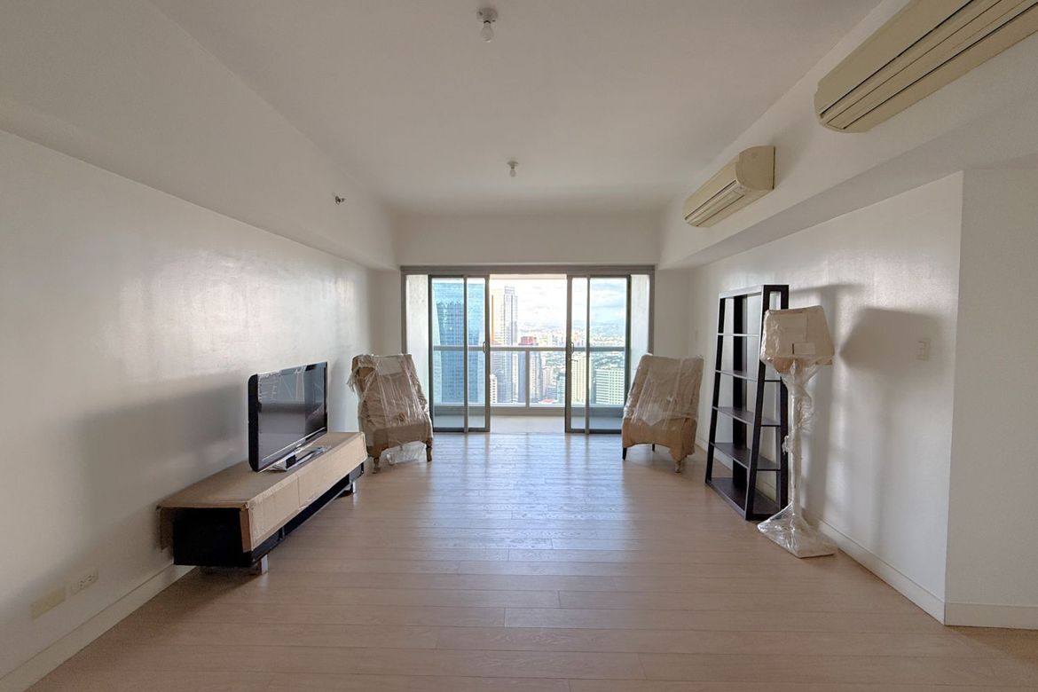 3 Bedroom Condo for Sale in One Shangri-La Place, Wack-Wack Greenhills, Mandaluyong, Metro Manila near MRT-3 Shaw Boulevard