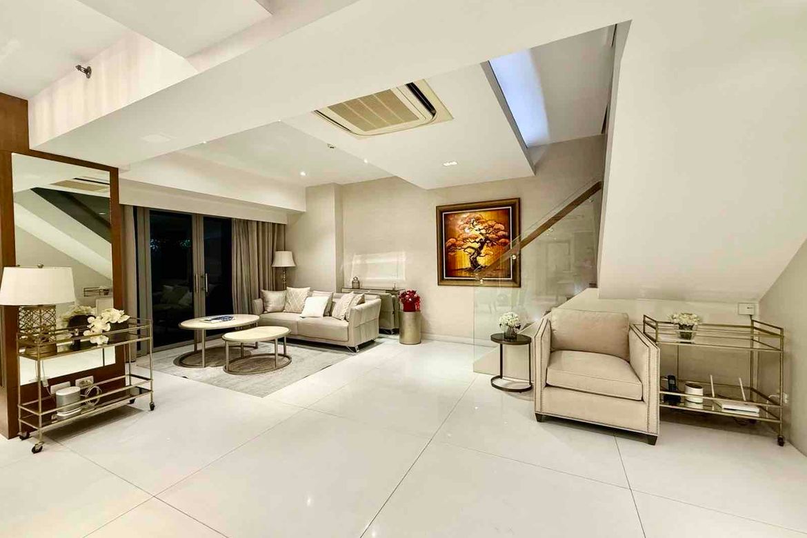 3 Bedroom Condo for Sale in One Shangri-La Place, Wack-Wack Greenhills, Mandaluyong, Metro Manila near MRT-3 Shaw Boulevard