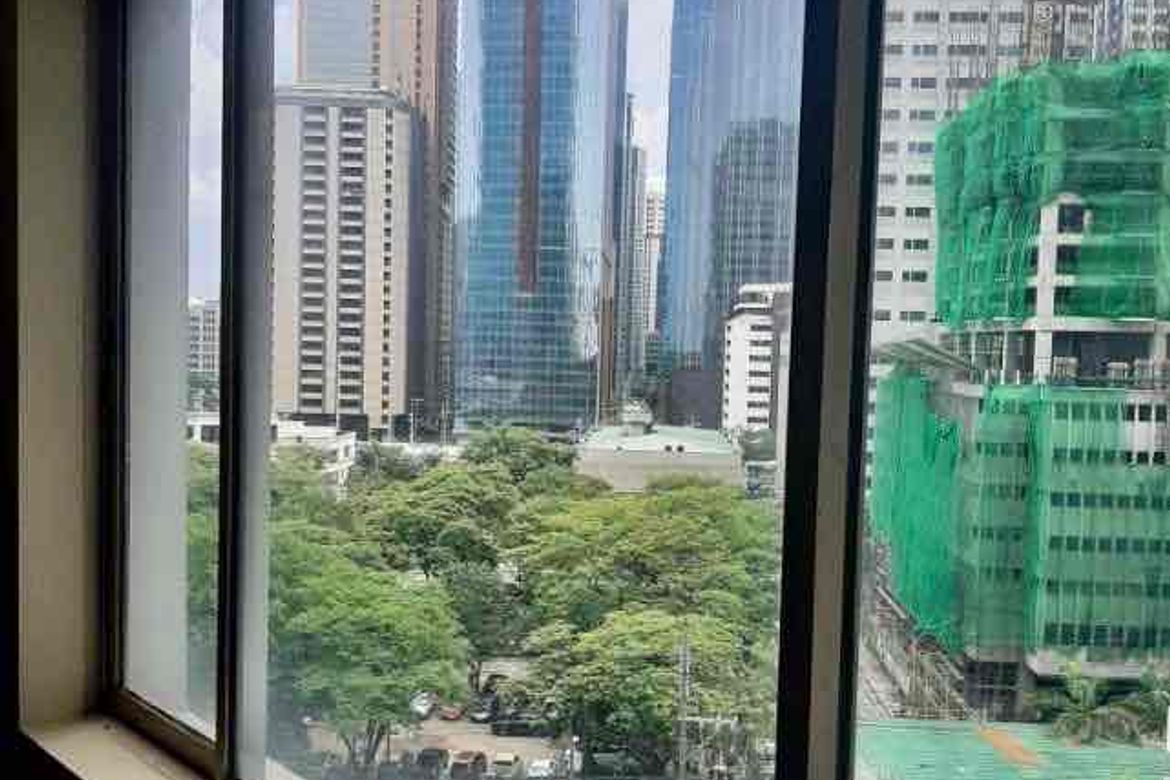 3 Bedroom Condo for Sale in Pacific Place, San Antonio, Pasig, Metro Manila near MRT-3 Ortigas – photo 2