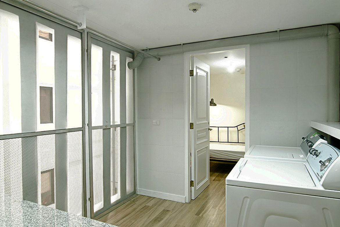 3 Bedroom Condo for Sale in Pacific Plaza Condominium, Urdaneta, Makati City near MRT-3 Ayala – photo 7