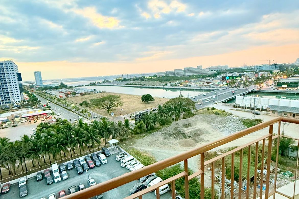 3 Bedroom Condo for Sale in Palm Beach West, Barangay 76, Pasay, Metro Manila near LRT-1 Libertad