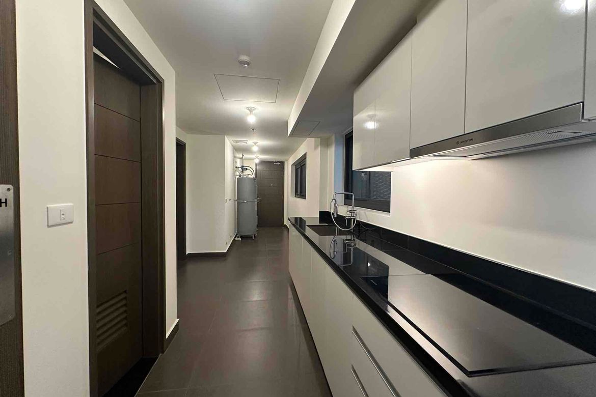 3 Bedroom Condo for Sale in Park Central Towers, Urdaneta, Makati City near MRT-3 Ayala – photo 6