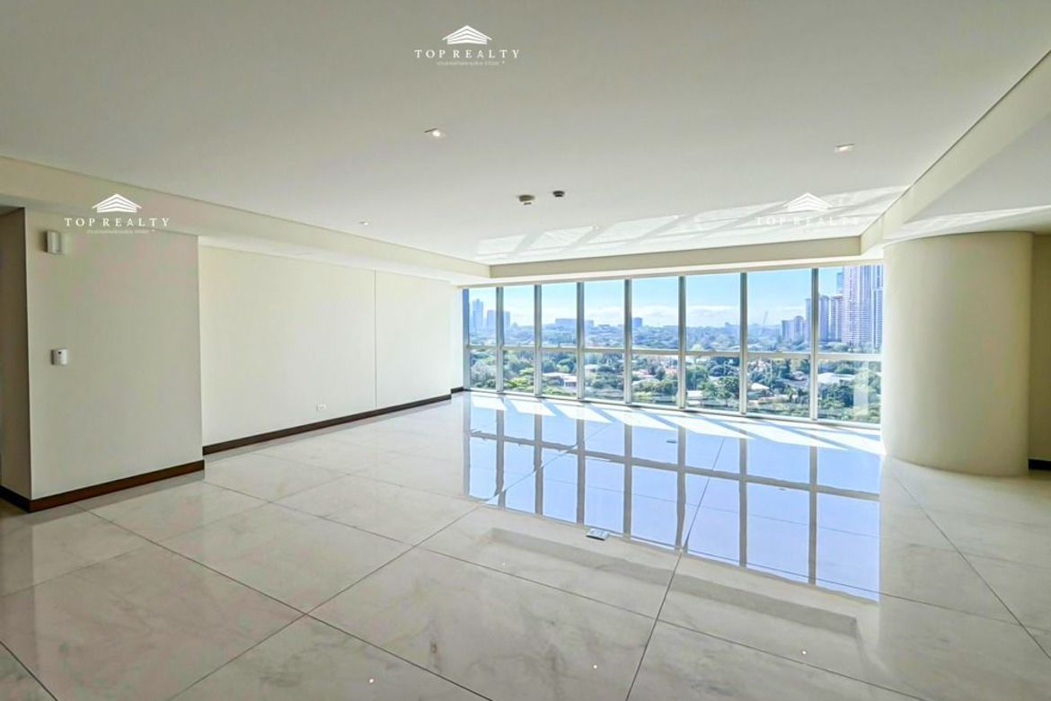 3 Bedroom Condo for Sale in Park Central Towers, Urdaneta, Makati, Metro Manila near MRT-3 Ayala