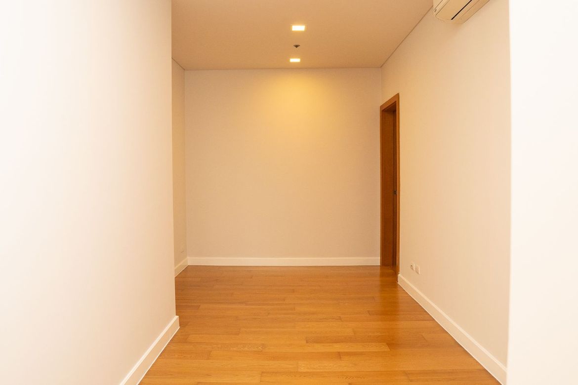 3 Bedroom Condo for Sale in Park Terraces, San Lorenzo, Makati City near MRT-3 Ayala – photo 14