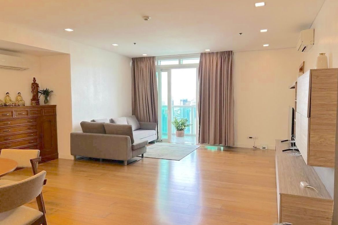 3 Bedroom Condo for Sale in Park Terraces, San Lorenzo, Makati, Metro Manila near MRT-3 Ayala