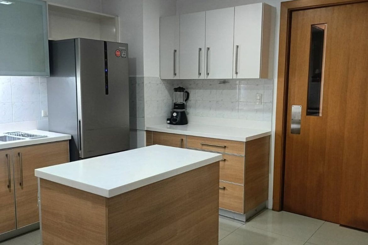 3 Bedroom Condo for Sale in Park Terraces, San Lorenzo, Makati, Metro Manila near MRT-3 Ayala – photo 6