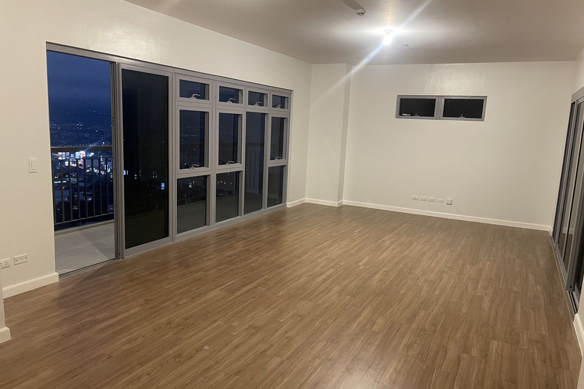 3 Bedroom Condo for Sale in Park Triangle Residences, BGC, Taguig