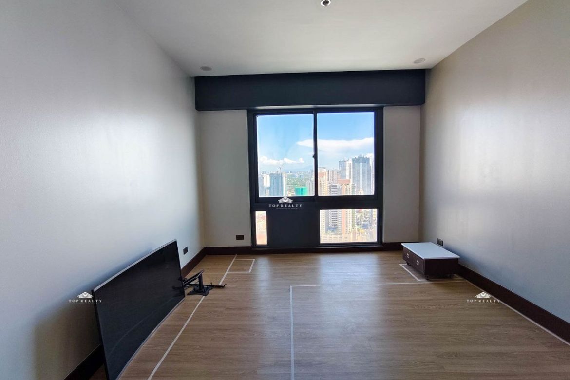3 Bedroom Condo for Sale in Pio Del Pilar, Makati City – photo 9