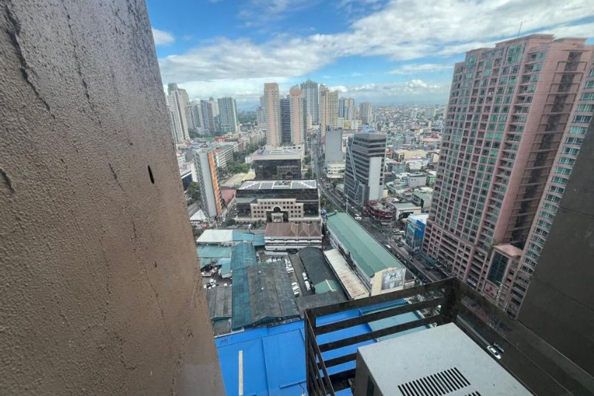 3 Bedroom Condo for Sale in Pio Del Pilar, Makati City – photo 16