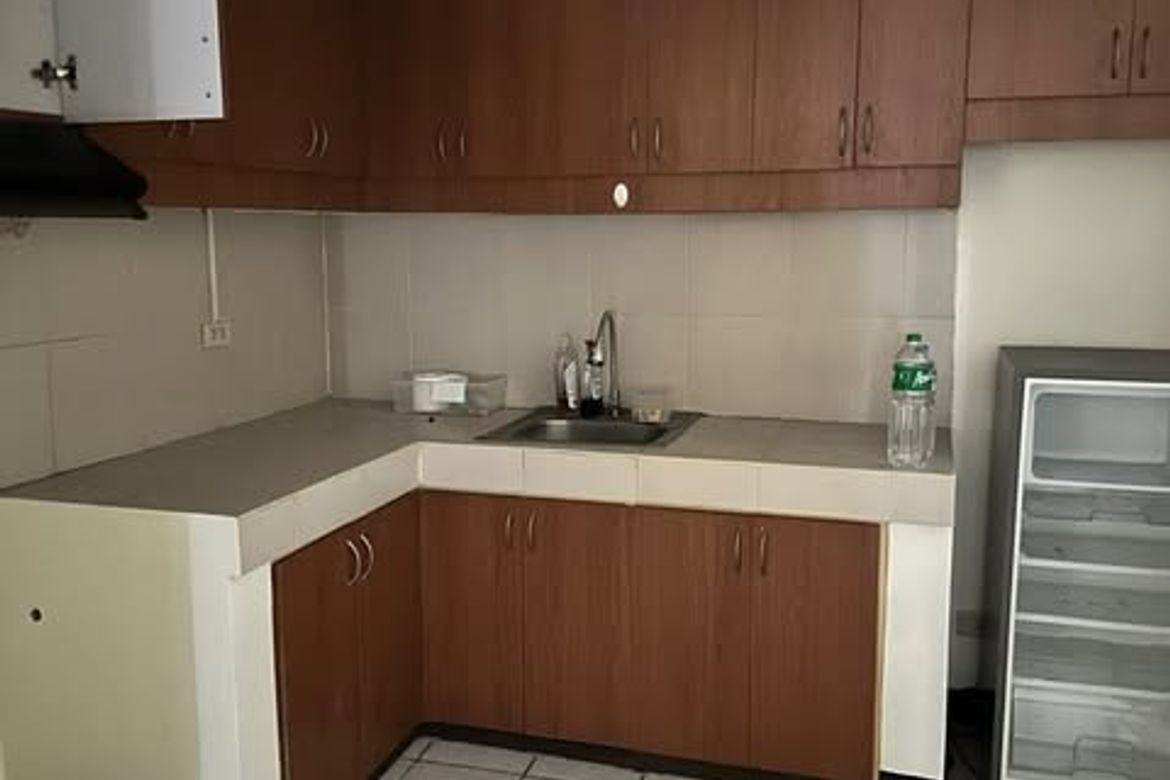 3 Bedroom Condo for Sale in Pio Del Pilar, Makati, Metro Manila – photo 8