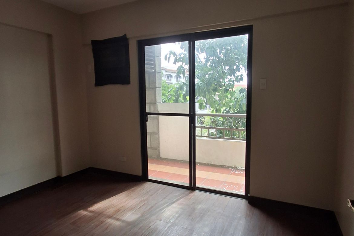 3 Bedroom Condo for Sale in Pulang Lupa Uno, Las Piñas, Metro Manila – photo 4