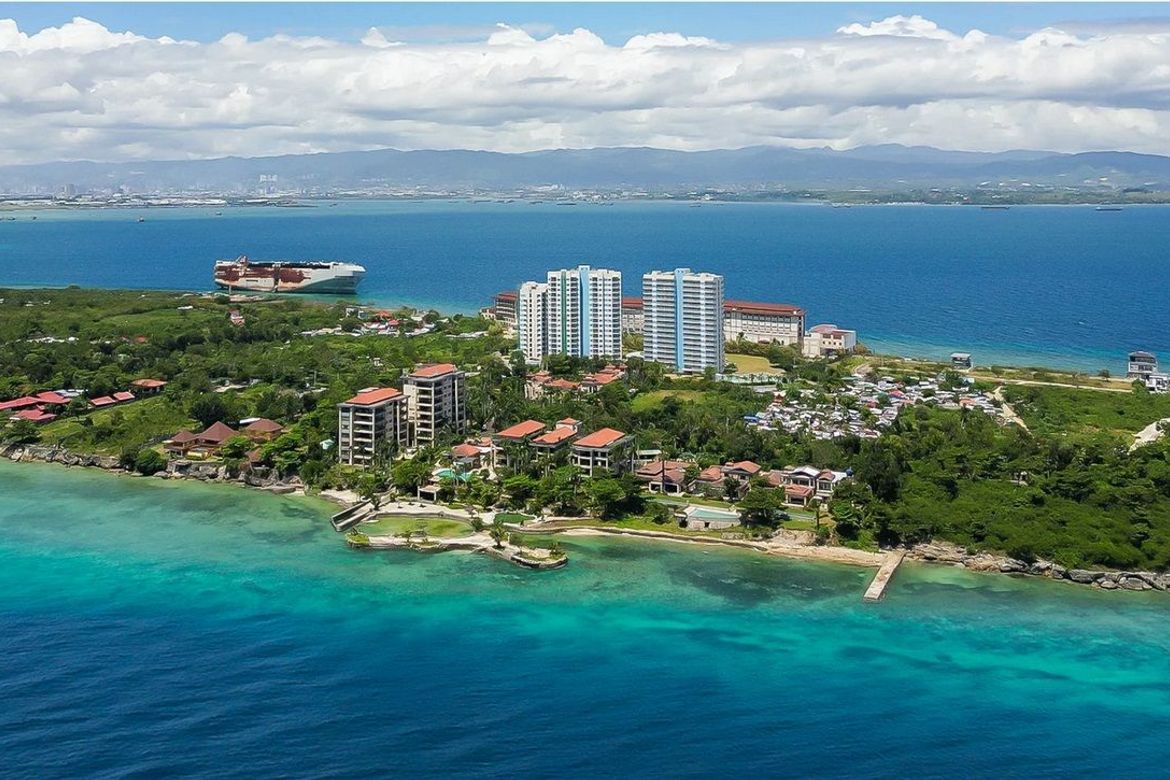 3 Bedroom Condo for Sale in Punta Engaño, Lapu-Lapu, Cebu