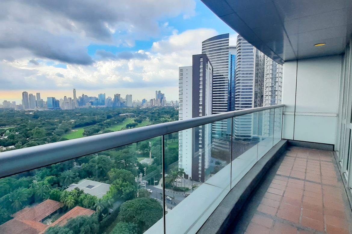 3 Bedroom Condo for Sale in Regent Parkway, BGC, Taguig – photo 2