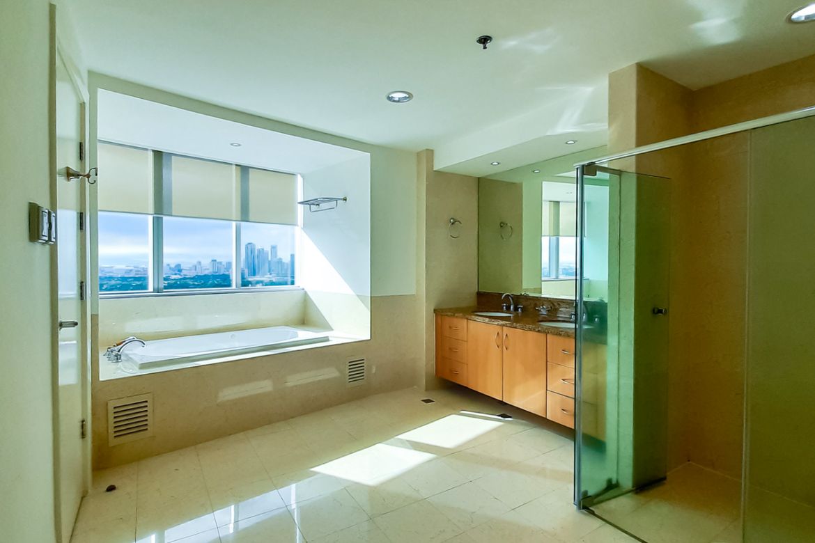 3 Bedroom Condo for Sale in Regent Parkway, BGC, Taguig – photo 12