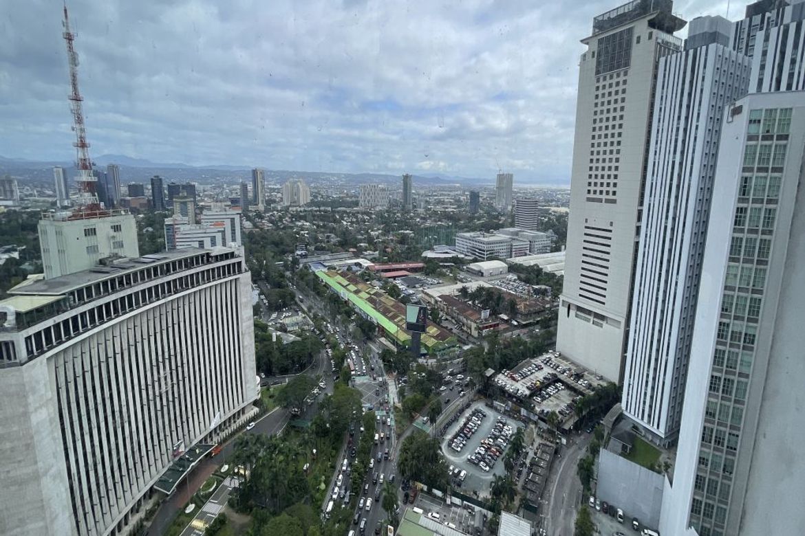 3 Bedroom Condo for Sale in San Antonio, Pasig, Metro Manila near MRT-3 Ortigas – photo 6