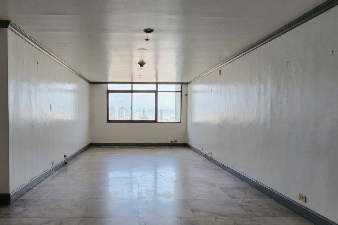 3 Bedroom Condo for Sale in San Antonio, Pasig, Metro Manila near MRT-3 Ortigas – photo 2