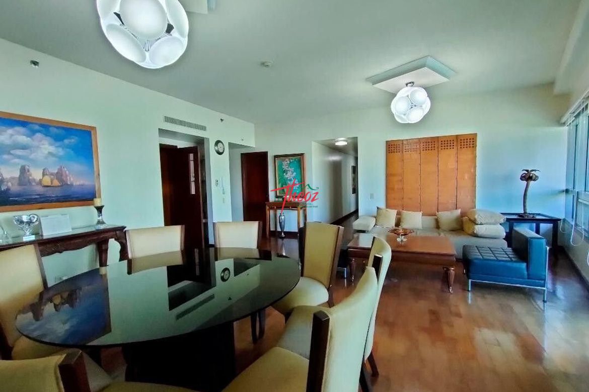 3 Bedroom Condo for Sale in San Lorenzo, Makati City near MRT-3 Ayala