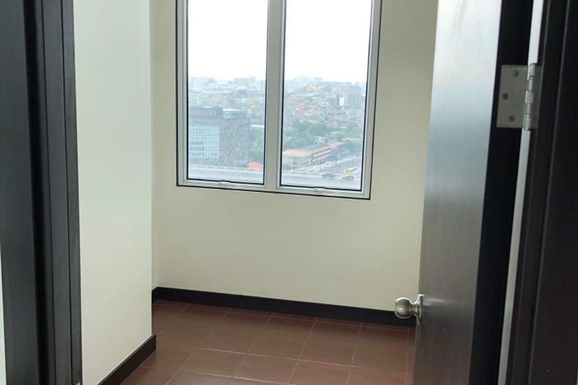 3 Bedroom Condo for Sale in San Lorenzo Place, Bangkal, Makati, Metro Manila near MRT-3 Magallanes – photo 6