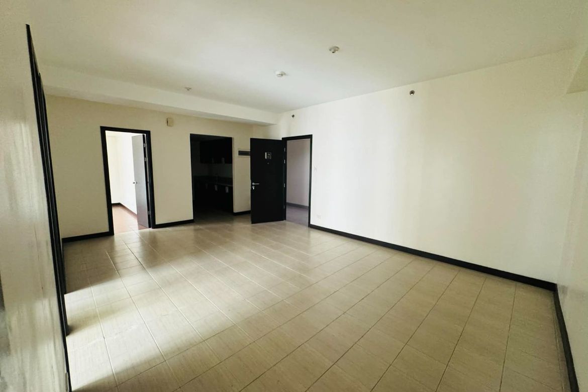 3 Bedroom Condo for Sale in San Lorenzo Place, Bangkal, Makati, Metro Manila near MRT-3 Magallanes – photo 2