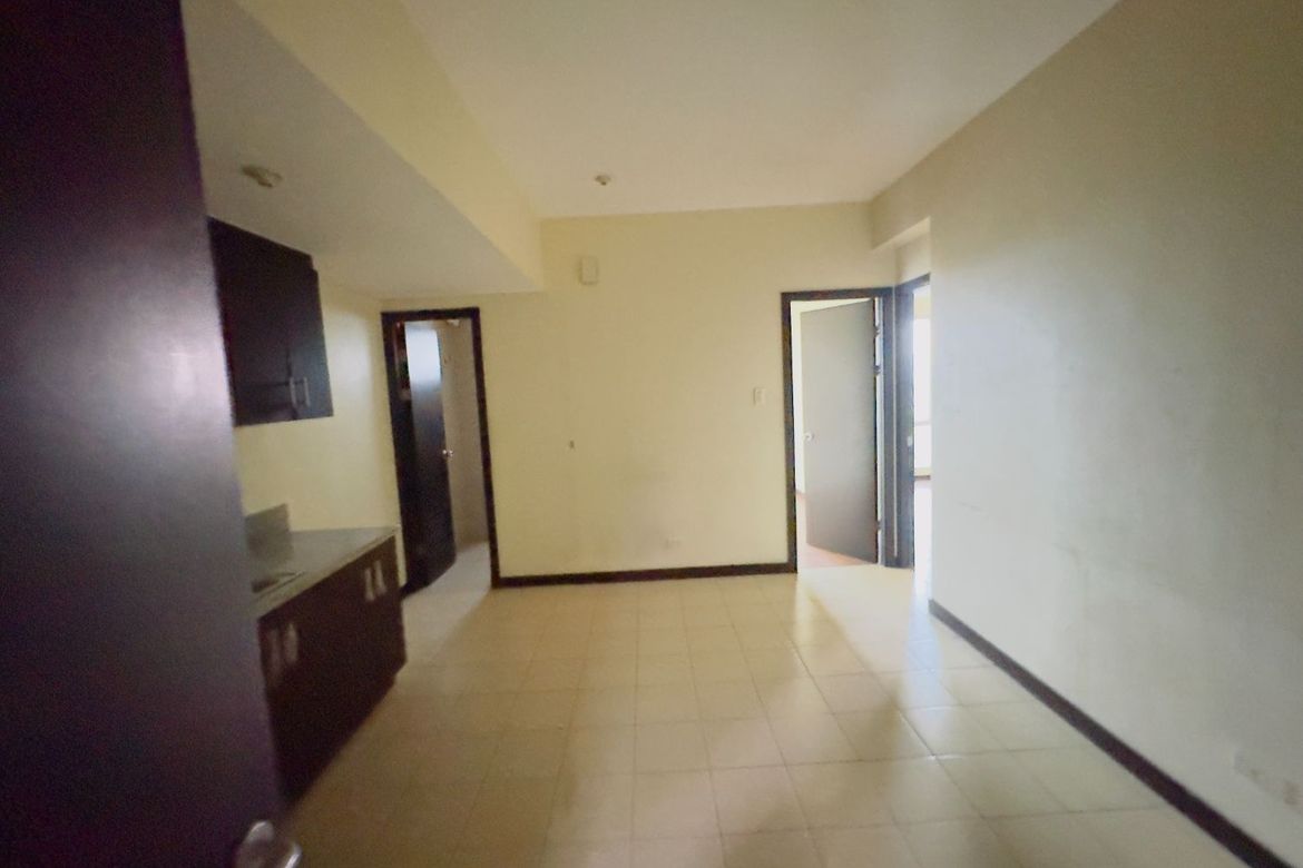 3 Bedroom Condo for Sale in San Lorenzo Place, Bangkal, Makati, Metro Manila near MRT-3 Magallanes – photo 6