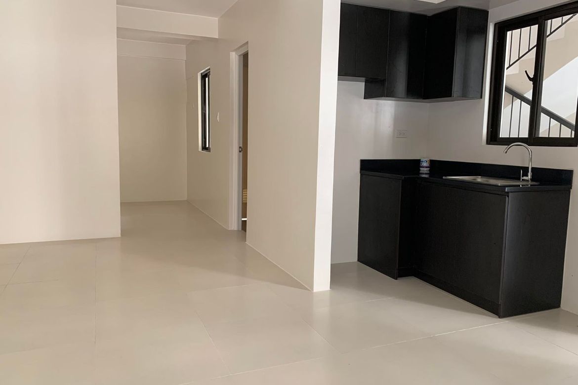 3 Bedroom Condo for Sale in Santo Domingo, Santa Rosa, Laguna