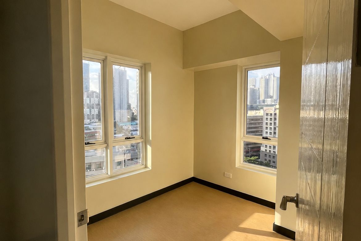 3 Bedroom Condo for Sale in Sheridan Towers, Buayang Bato, Mandaluyong, Metro Manila near MRT-3 Boni – photo 5