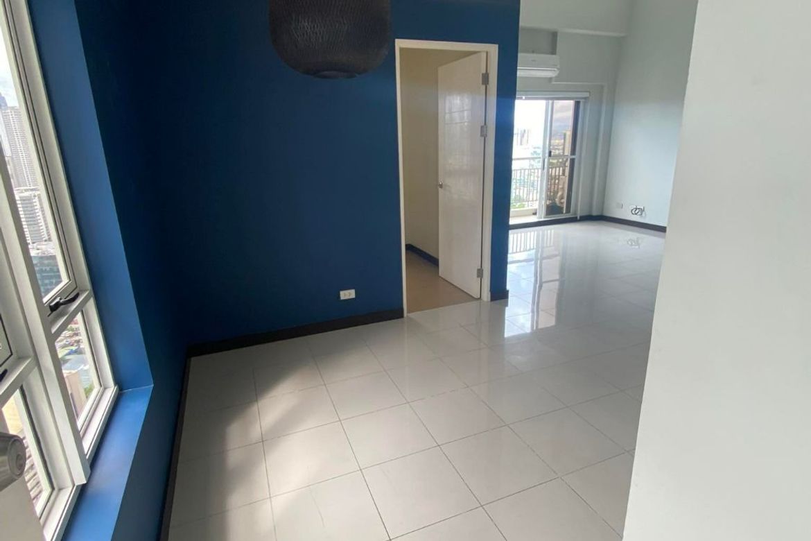 3 Bedroom Condo for Sale in Sheridan Towers, Buayang Bato, Mandaluyong, Metro Manila near MRT-3 Boni – photo 2