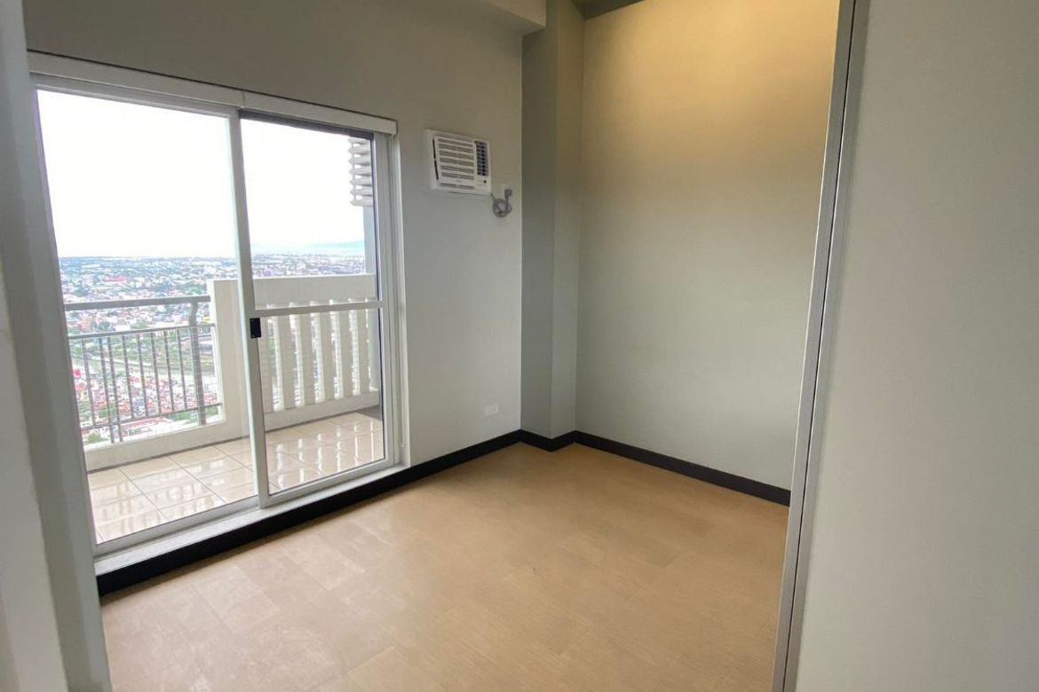 3 Bedroom Condo for Sale in Sheridan Towers, Buayang Bato, Mandaluyong, Metro Manila near MRT-3 Boni – photo 6