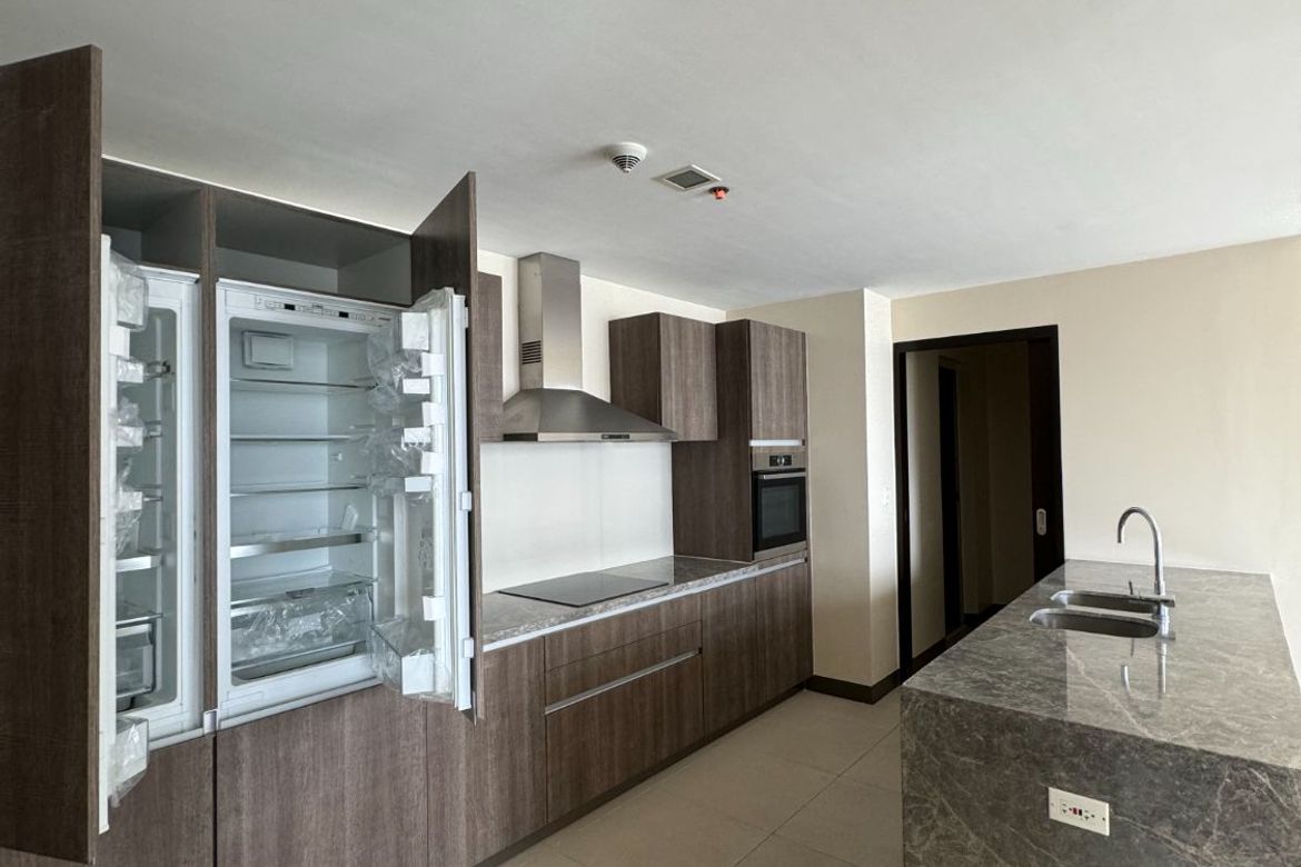 3 Bedroom Condo for Sale in St. Moritz Private Estate, BGC, Taguig, Metro Manila – photo 2