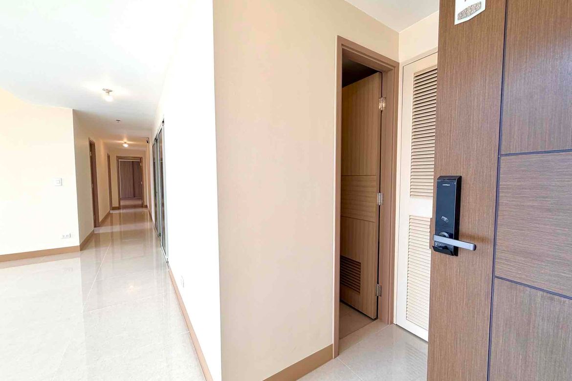 3 Bedroom Condo for Sale in The Albany, BGC, Taguig – photo 3