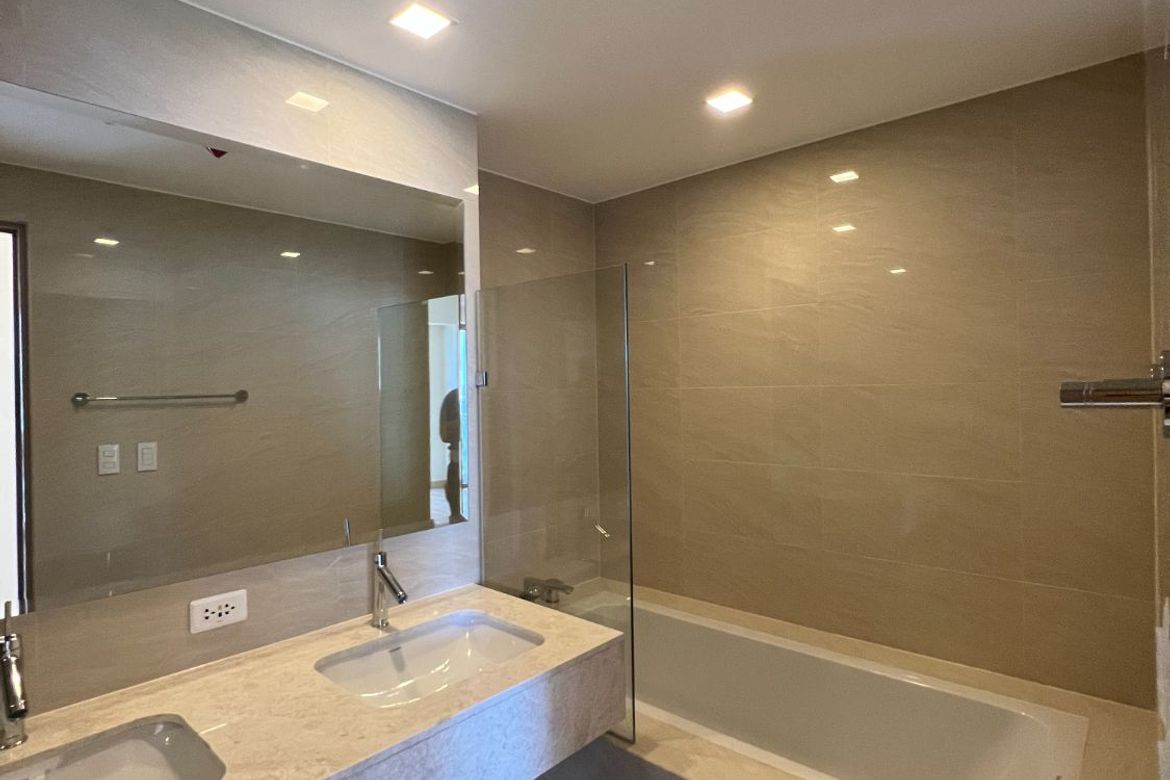 3 Bedroom Condo for Sale in The Albany, BGC, Taguig – photo 9