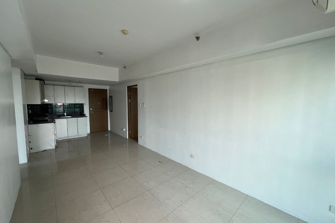 3 Bedroom Condo for Sale in The Beacon, Bangkal, Makati City near MRT-3 Magallanes – photo 4
