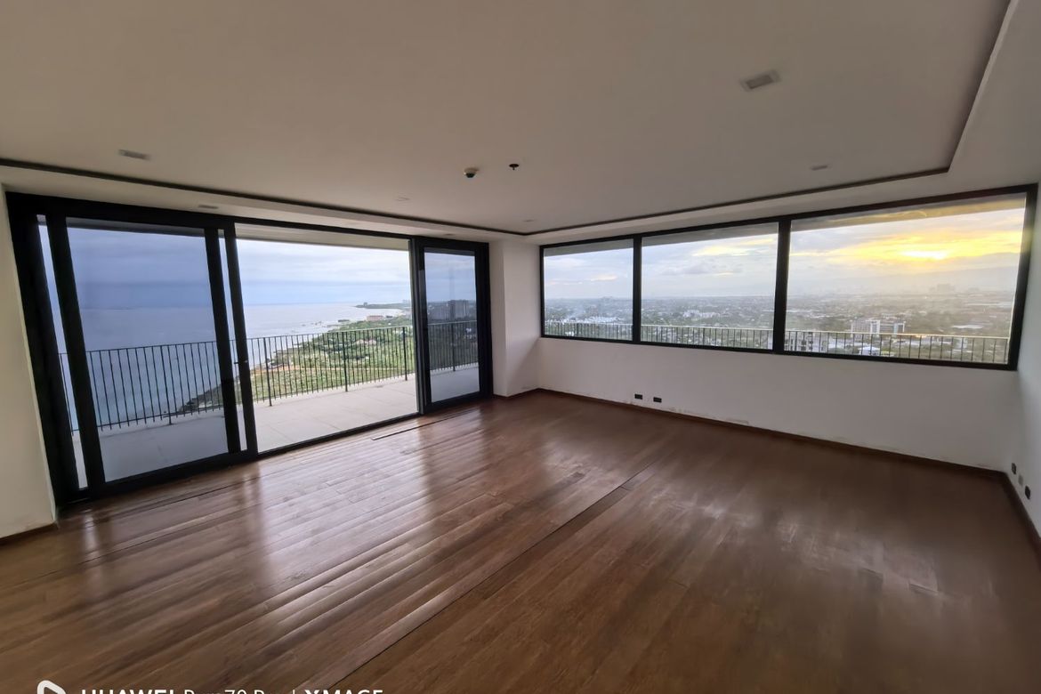 3 Bedroom Condo for Sale in The Reef Mactan, Mactan, Lapu-Lapu, Cebu – photo 3