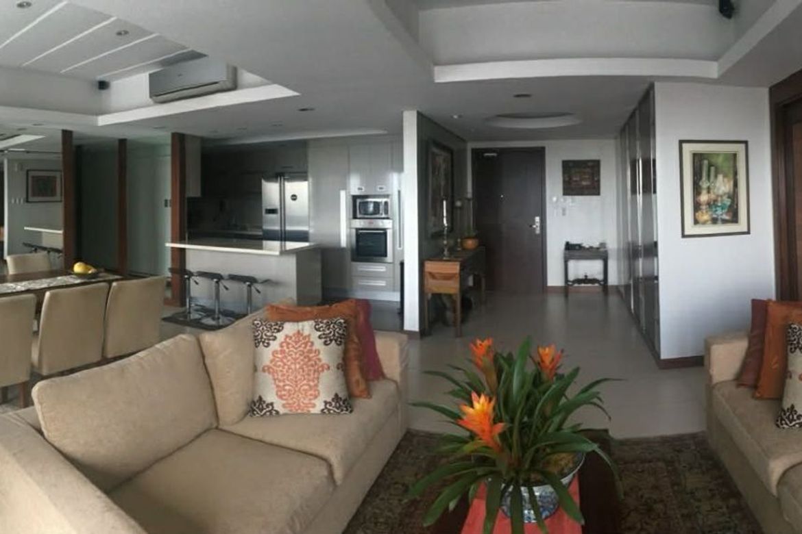 3 Bedroom Condo for Sale in The St. Francis Shangri-La Place, Wack-Wack Greenhills, Mandaluyong, Metro Manila near MRT-3 Shaw Boulevard