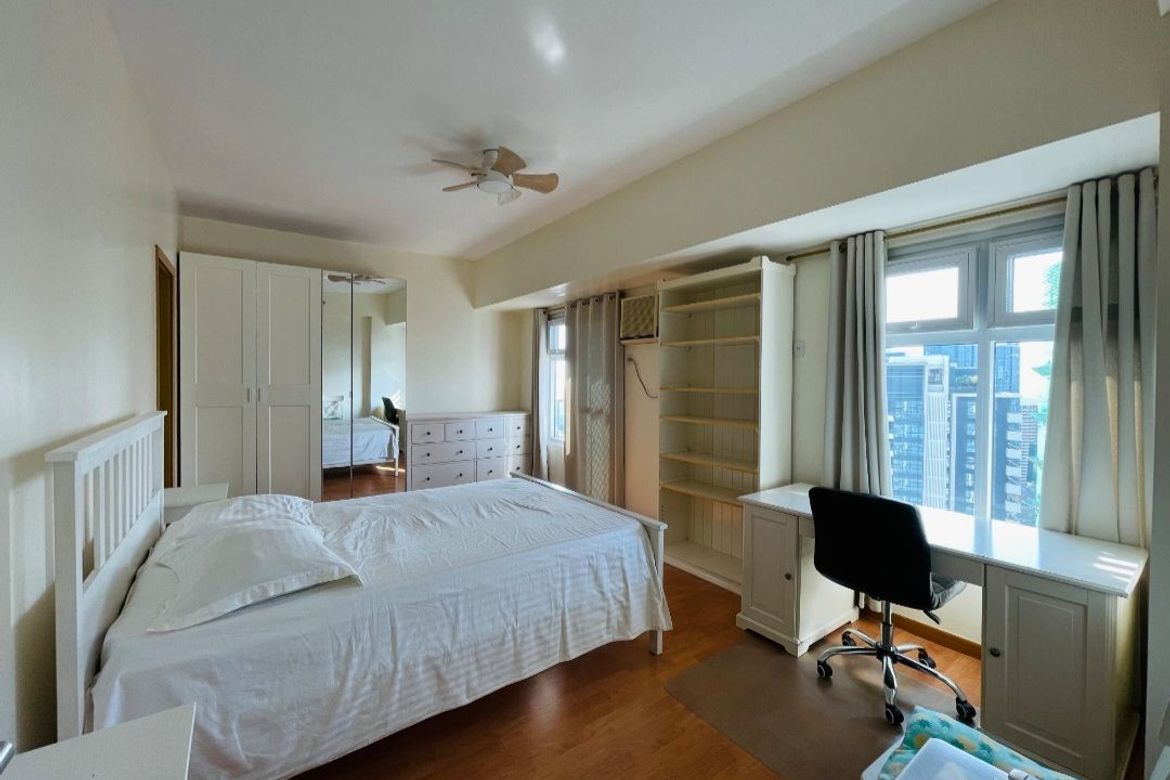 3 Bedroom Condo for Sale in The Trion Towers, BGC, Taguig – photo 2
