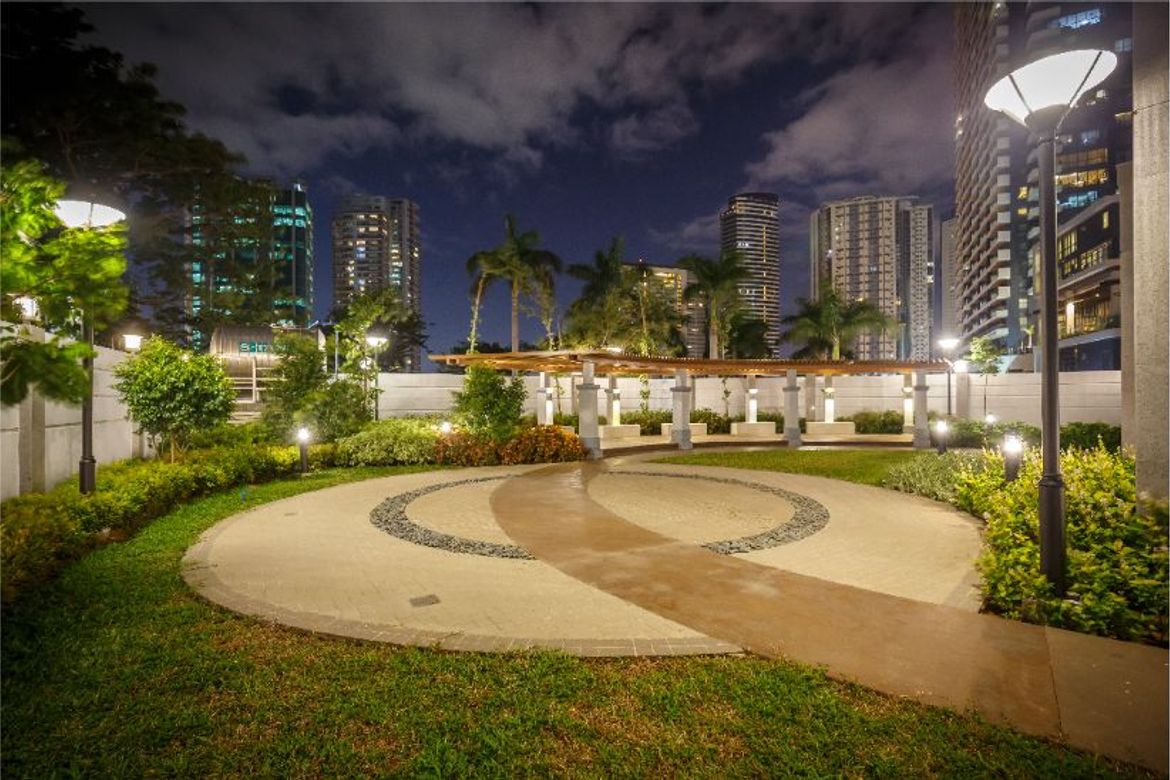 3 Bedroom Condo for Sale in The Trion Towers III, BGC, Taguig – photo 9