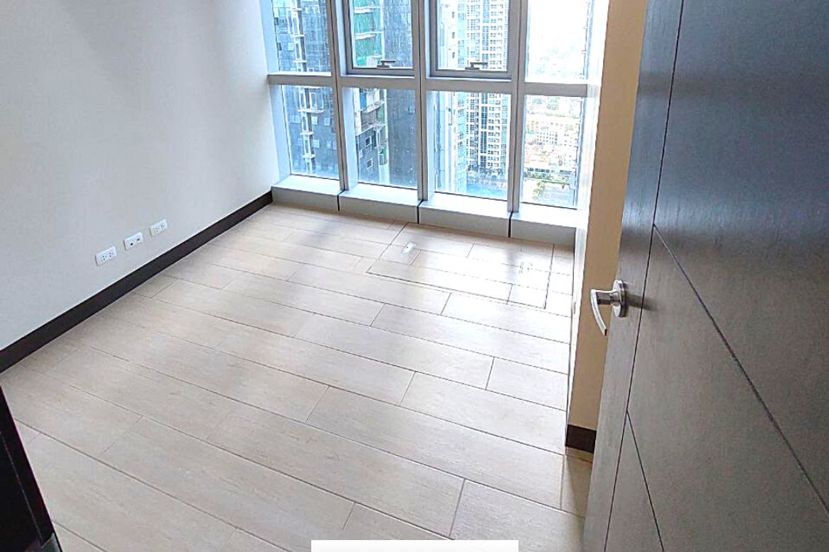 3 Bedroom Condo for Sale in Uptown Parksuites, BGC, Taguig – photo 8