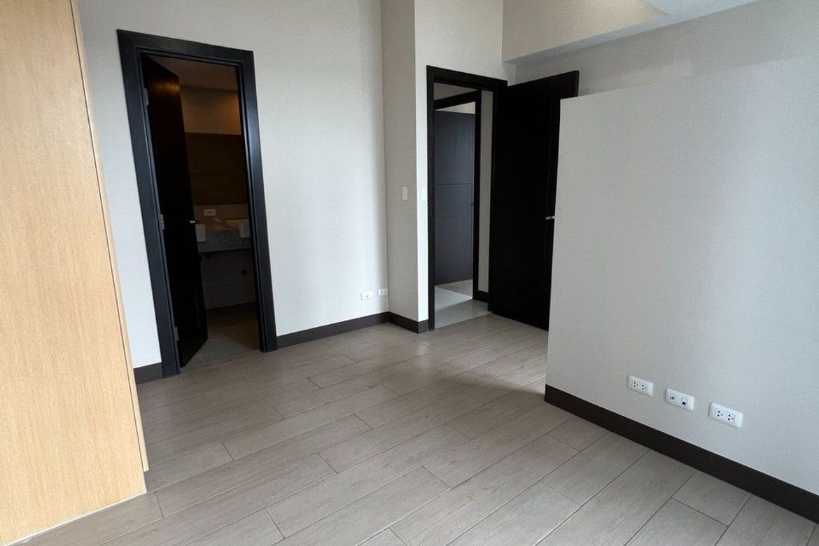 3 Bedroom Condo for Sale in Uptown Parksuites, BGC, Taguig – photo 16