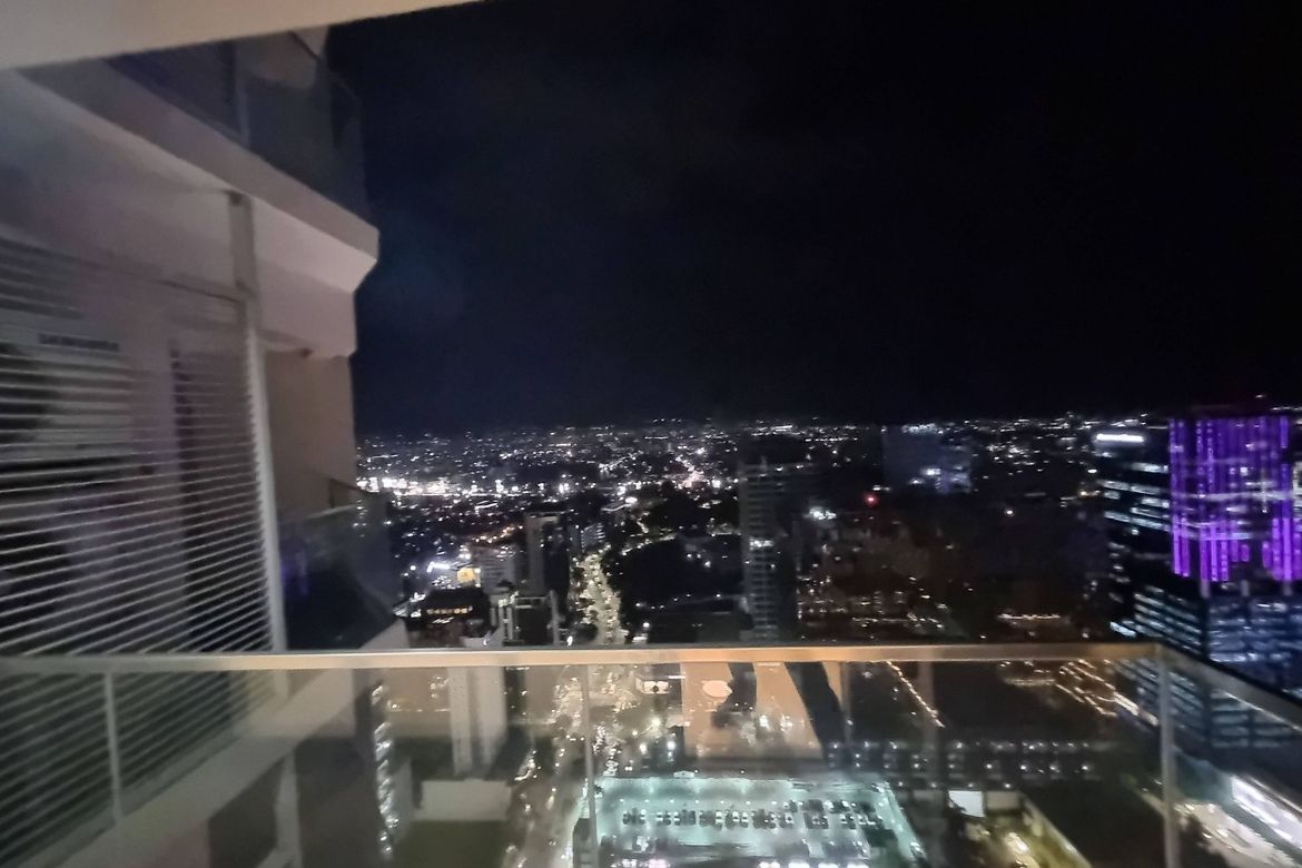 3 Bedroom Condo for Sale in Uptown Parksuites, BGC, Taguig – photo 5