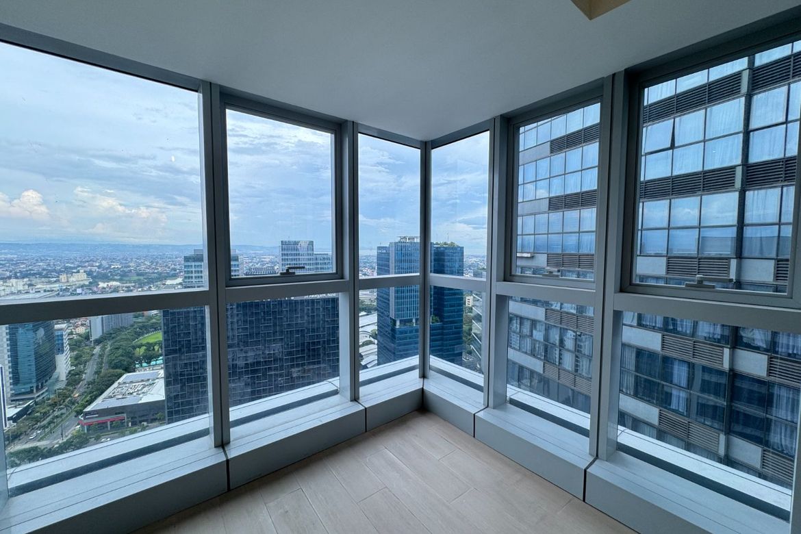 3 Bedroom Condo for Sale in Uptown Parksuites, BGC, Taguig, Metro Manila – photo 2