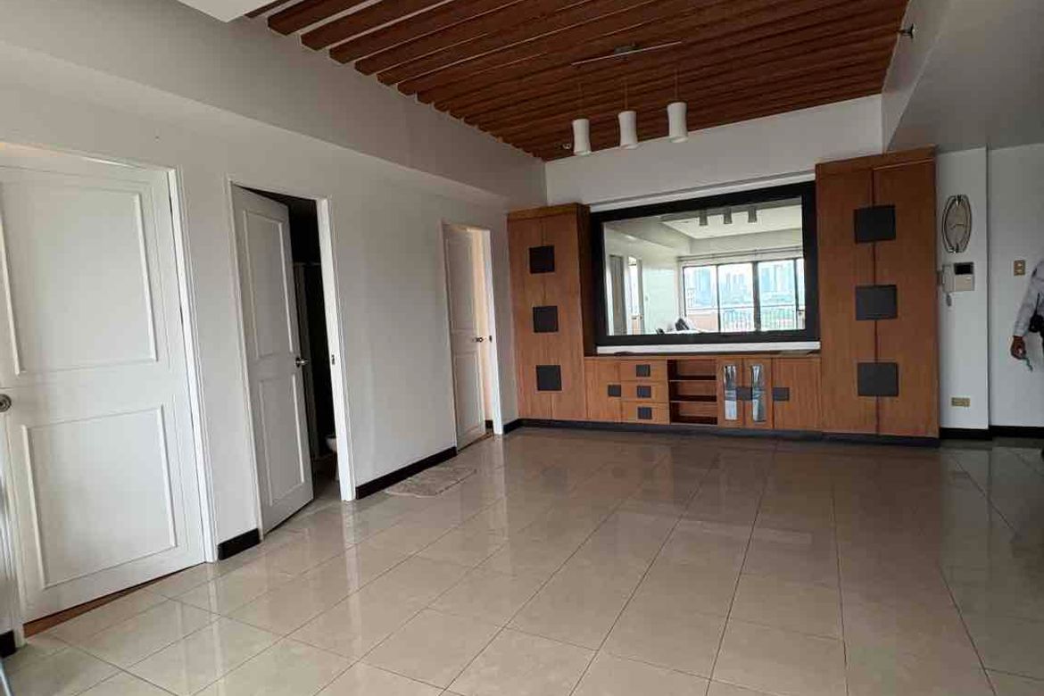 3 Bedroom Condo for Sale in Valencia Hills, Valencia, Quezon City, Metro Manila near LRT-2 Gilmore – photo 2