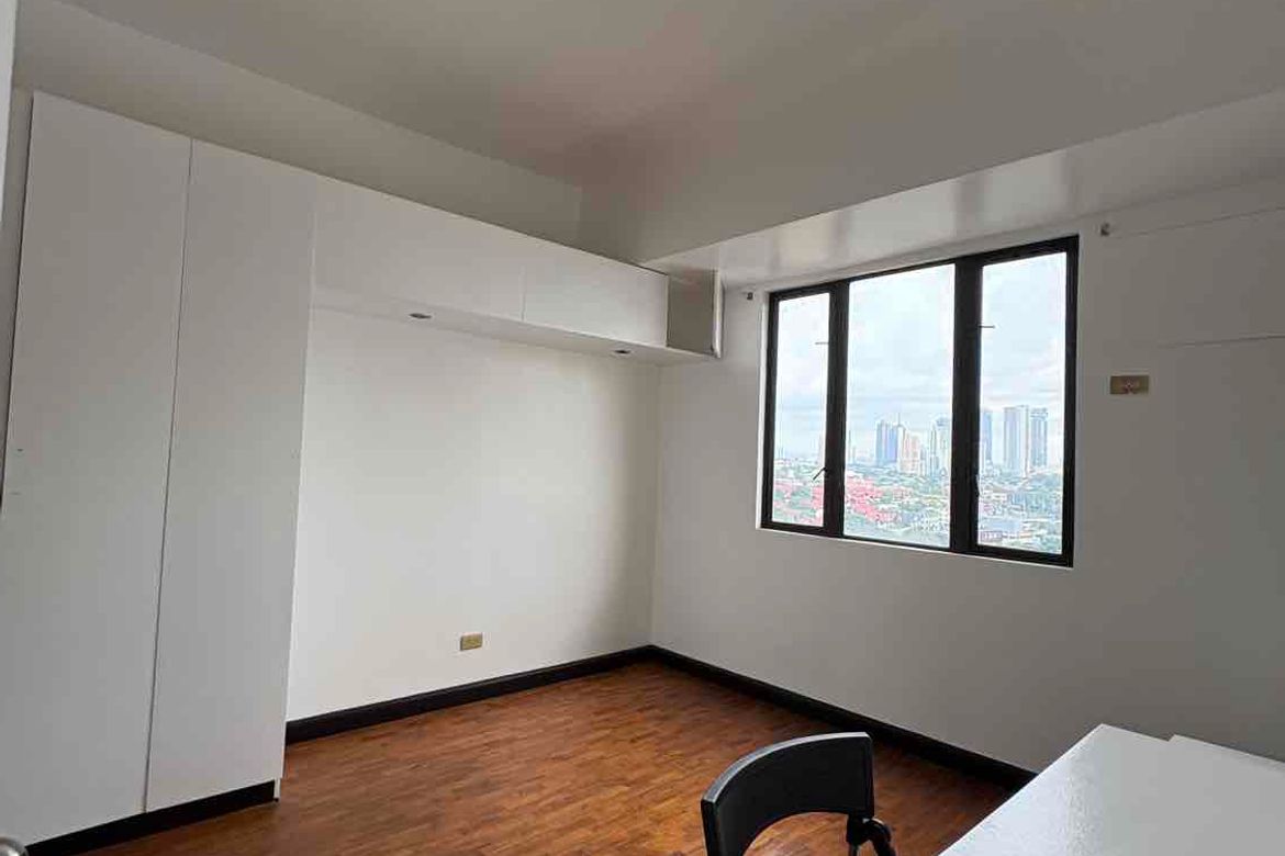 3 Bedroom Condo for Sale in Valencia Hills, Valencia, Quezon City, Metro Manila near LRT-2 Gilmore – photo 3