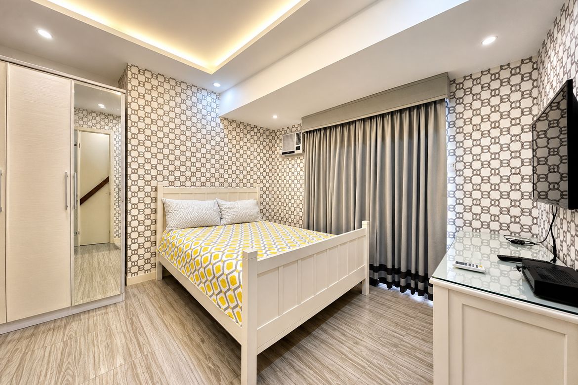 3 Bedroom Condo for Sale in Valencia, Quezon City, Metro Manila near LRT-2 Gilmore – photo 5