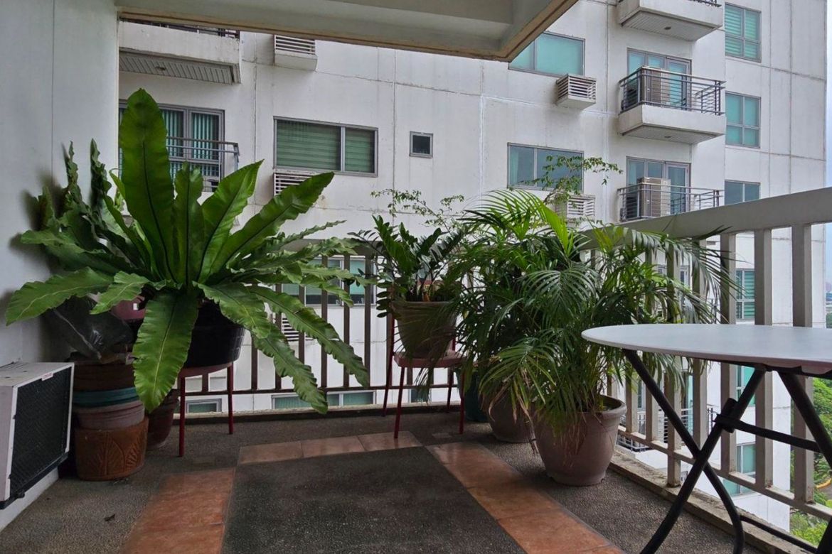 3 Bedroom Condo for Sale in Wack-Wack Greenhills, Mandaluyong, Metro Manila near MRT-3 Shaw Boulevard