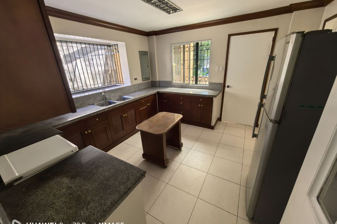 3 Bedroom House for Rent in Banilad, Mandaue, Cebu photo 5