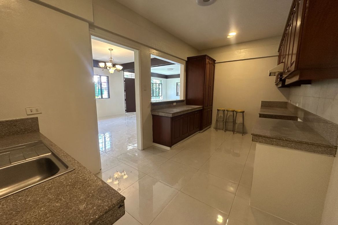 3 Bedroom House for Rent in BF Homes, Parañaque, Metro Manila photo 7