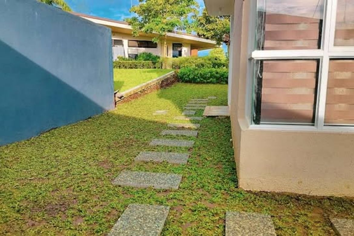 3 Bedroom House for Rent in Canlubang, Calamba, Laguna photo 3